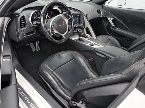 Used 2016 Chevrolet Corvette Stingray Coupe RWD image 7