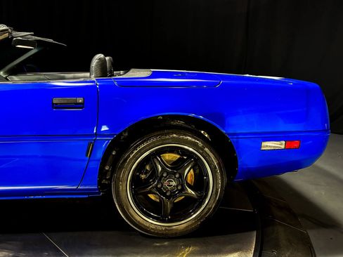 Used 1996 Chevrolet Corvette Convertible RWD image 17