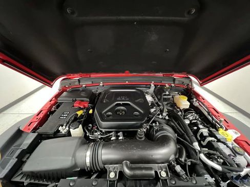 Used 2025 Jeep Wrangler Sport image 28