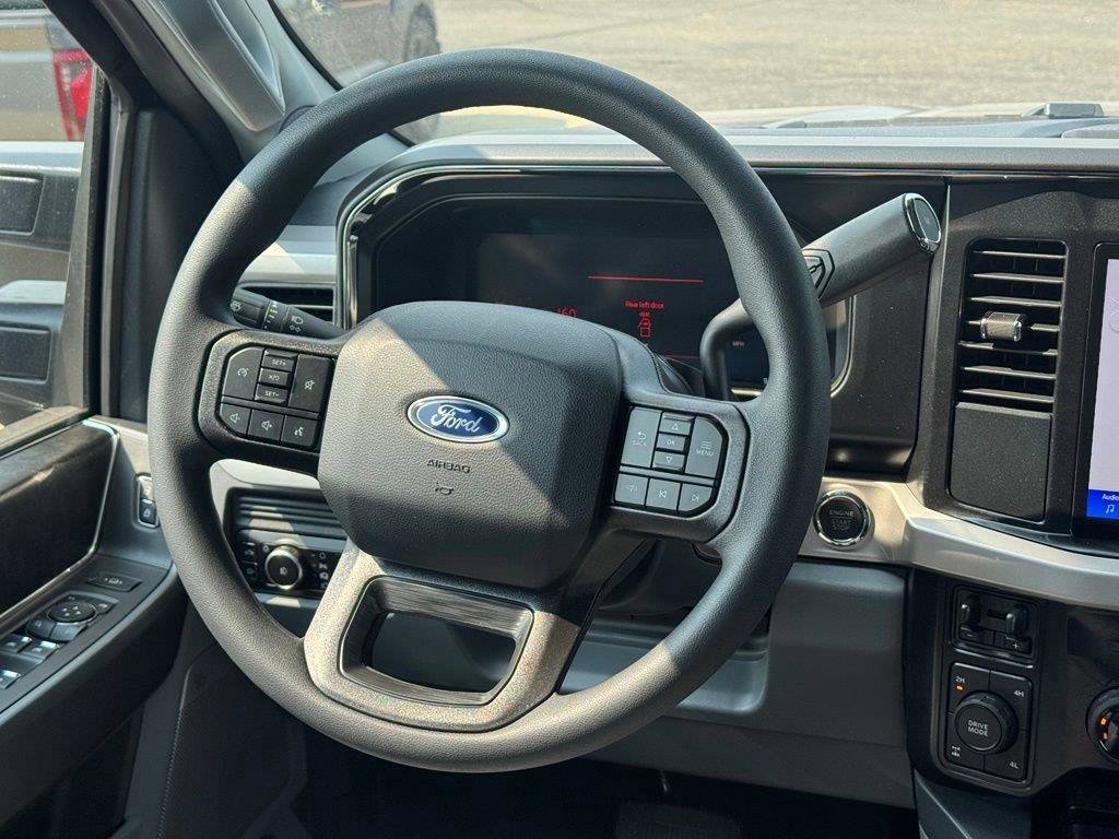 New 2026 Ford F350 XLT w/ XLT Premium Package AWD/4WD image 26
