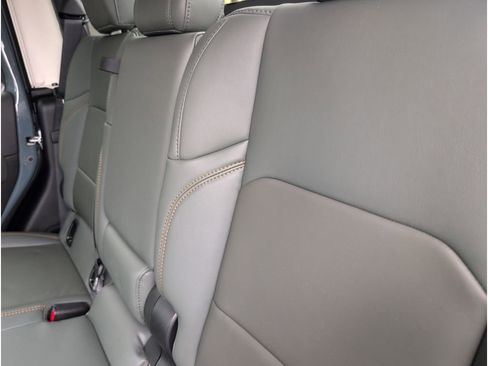 New 2025 Jeep Gladiator Mojave w/ Convenience Group image 31