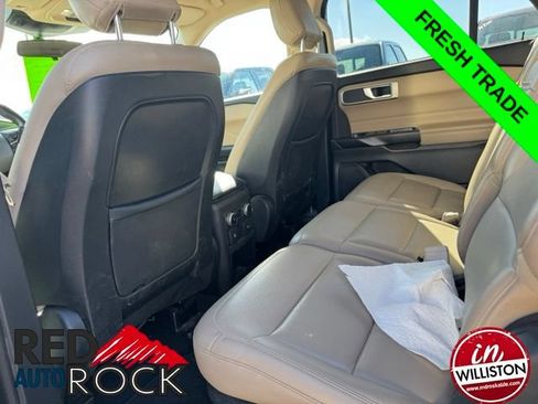 Used 2020 Ford Explorer XLT w/ Equipment Group 202A AWD/4WD image 11