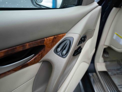 Used 2009 Mercedes-Benz SL 550 V8 image 7