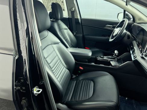 Certified 2025 Kia Sportage SX image 29