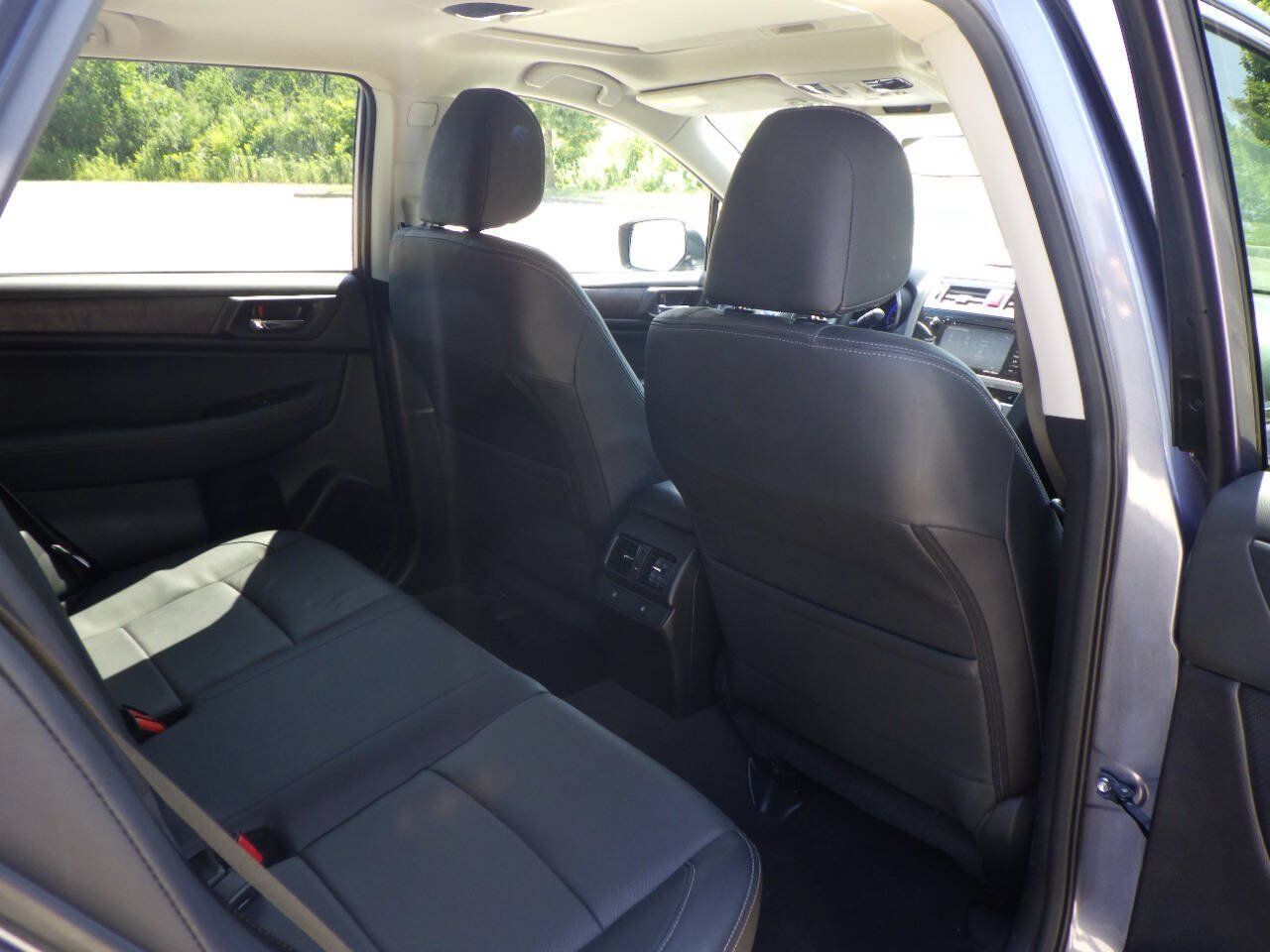 Used 2017 Subaru Outback 3.6R Limited AWD/4WD image 18