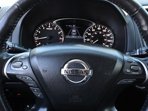 Used 2020 Nissan Pathfinder SL AWD/4WD image 30