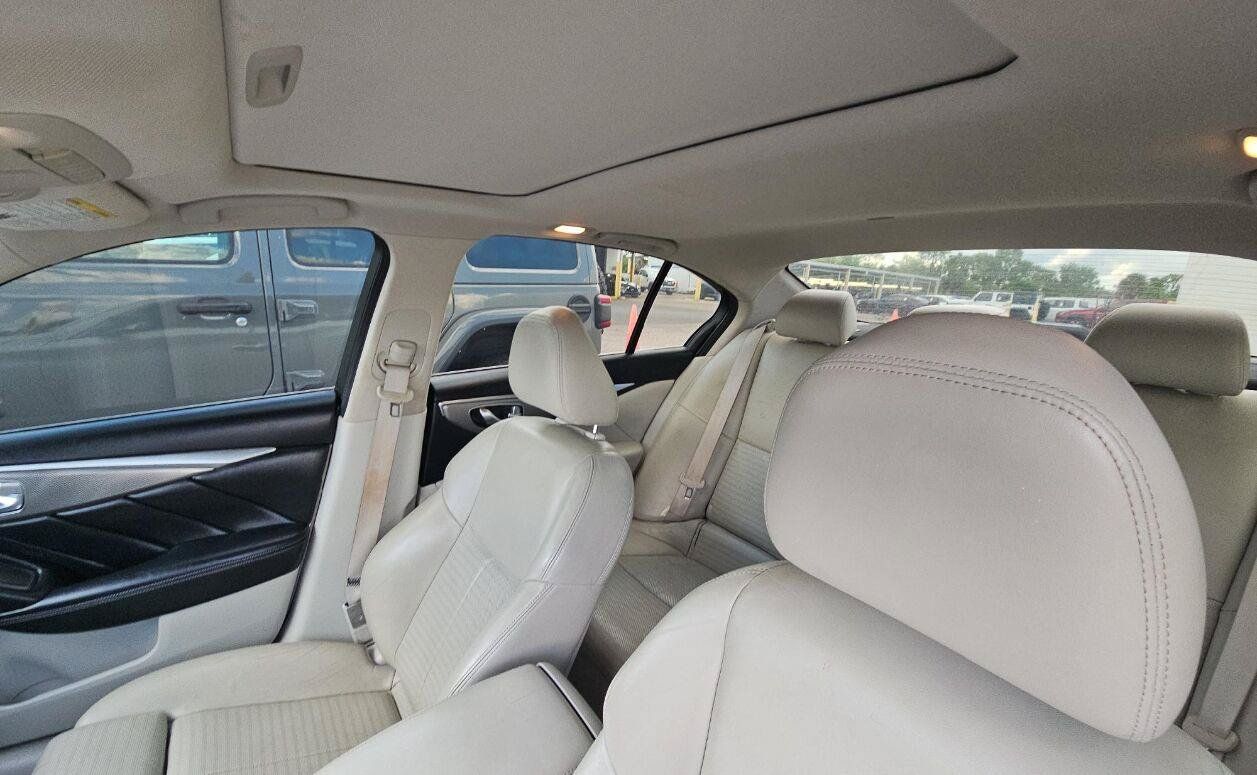 Used 2018 INFINITI Q50 Sport w/ Sensory Package (Sport) RWD image 6