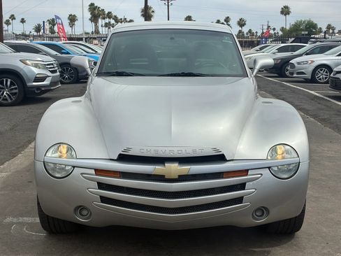 Used 2005 Chevrolet SSR w/ Preferred Equipment Group RWD image 13