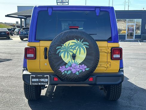 Used 2019 Jeep Wrangler Unlimited Sahara w/ Uconnect 4C Nav & Sound Group image 7