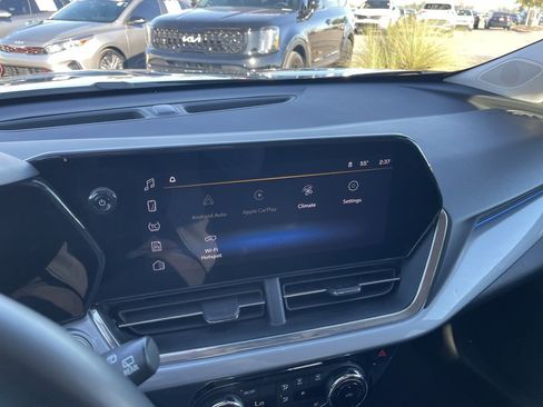 Used 2025 Chevrolet Trax LT w/ Driver Confidence Package image 16