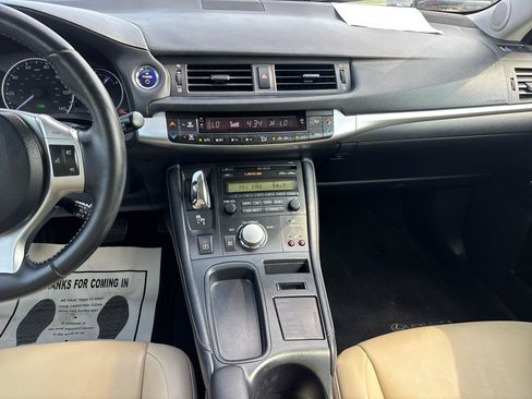 Used 2013 Lexus CT 200h w/ Premium Pkg w/Backup Camera FWD image 15