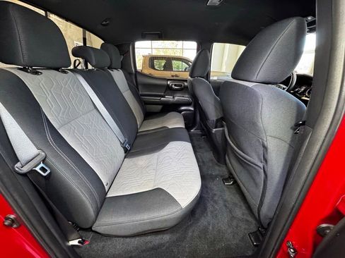 Used 2020 Toyota Tacoma TRD Off-Road w/ Technology Package AWD/4WD image 54