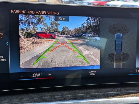 Used 2023 BMW 330i Sedan w/ Driving Assistance Package image 25