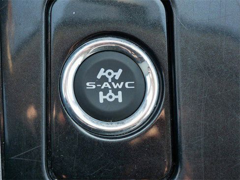 Used 2018 Mitsubishi Outlander SE image 26