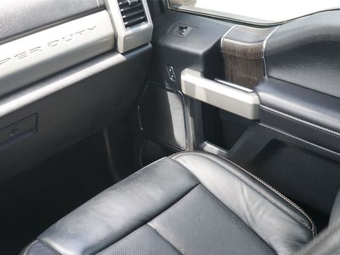Used 2020 Ford F350 Lariat w/ Lariat Ultimate Package AWD/4WD image 27
