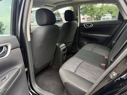 Used 2019 Nissan Sentra SV w/ Special Edition Package FWD image 10