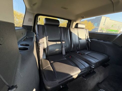 Used 2010 Chevrolet Suburban LTZ AWD/4WD image 23