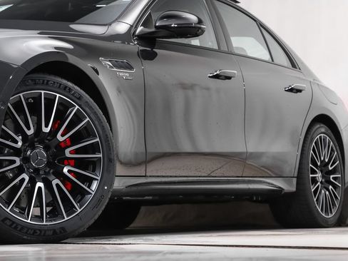 New 2026 Mercedes-Benz E 53 AMG e 4MATIC Sedan image 18