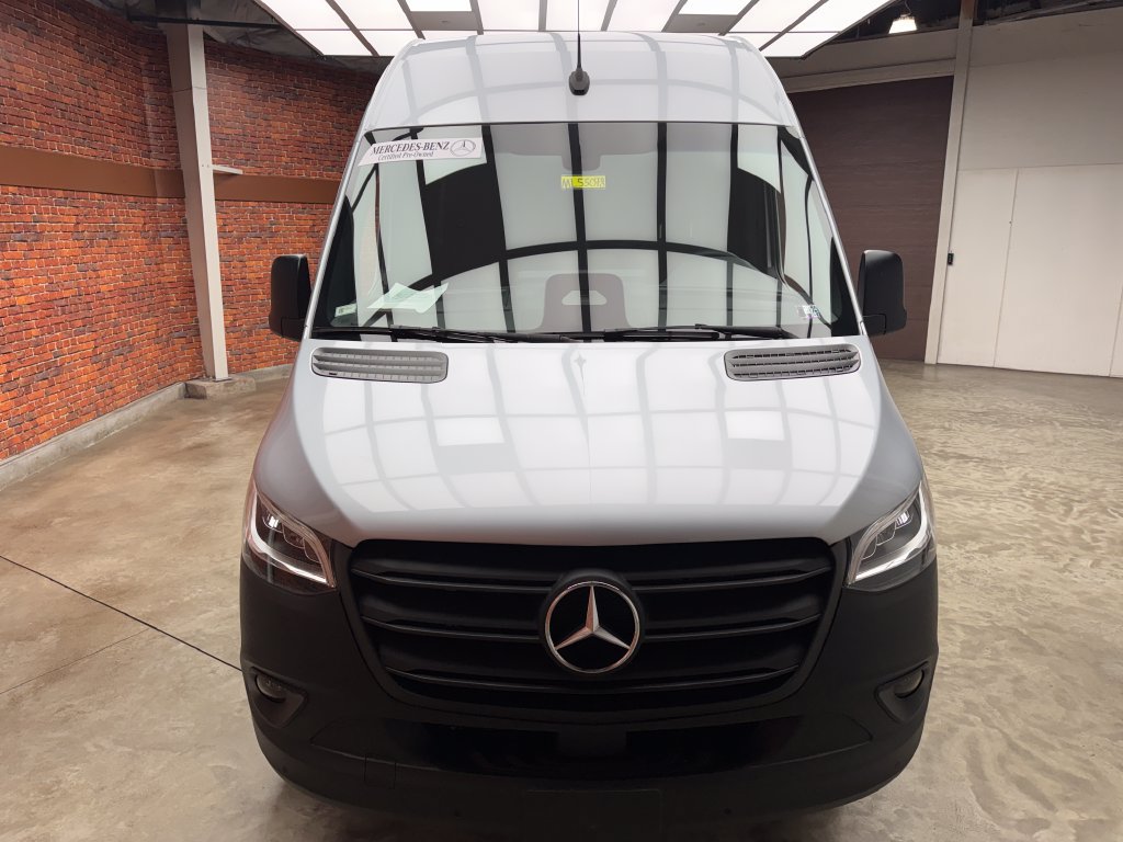Used 2025 Mercedes-Benz Sprinter 3500 image 10