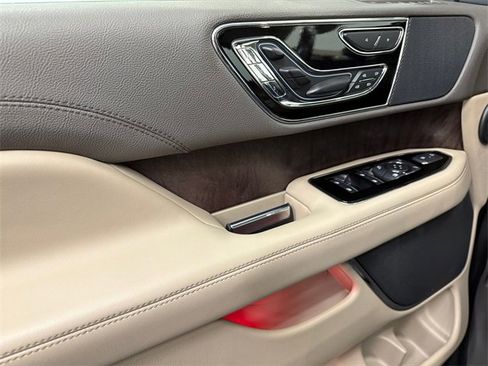 Used 2022 Lincoln Navigator L Reserve image 38