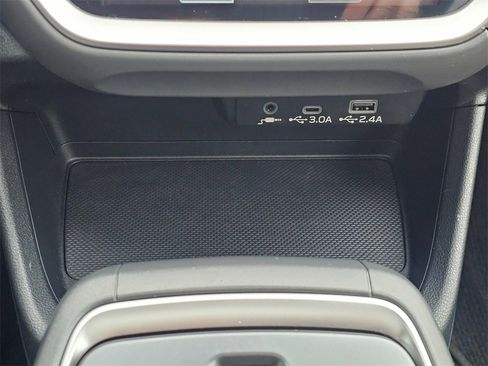 Used 2024 Subaru Crosstrek 2.0i Premium image 31