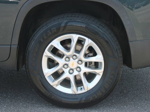 Used 2020 Chevrolet Traverse LT FWD image 19