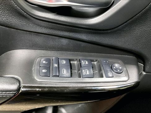 Used 2019 Jeep Cherokee Latitude Plus image 35