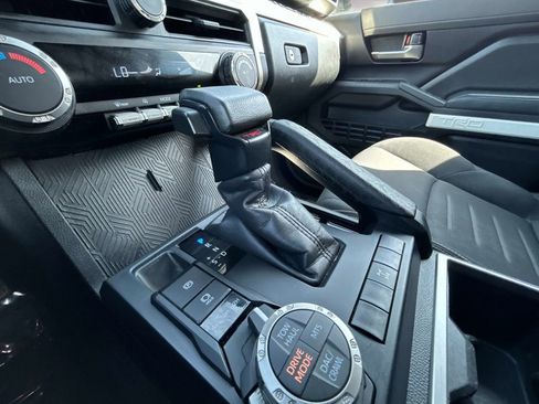 Used 2024 Toyota Tacoma TRD Off-Road image 32