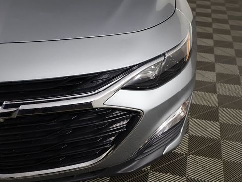 Used 2024 Chevrolet Malibu RS FWD image 12