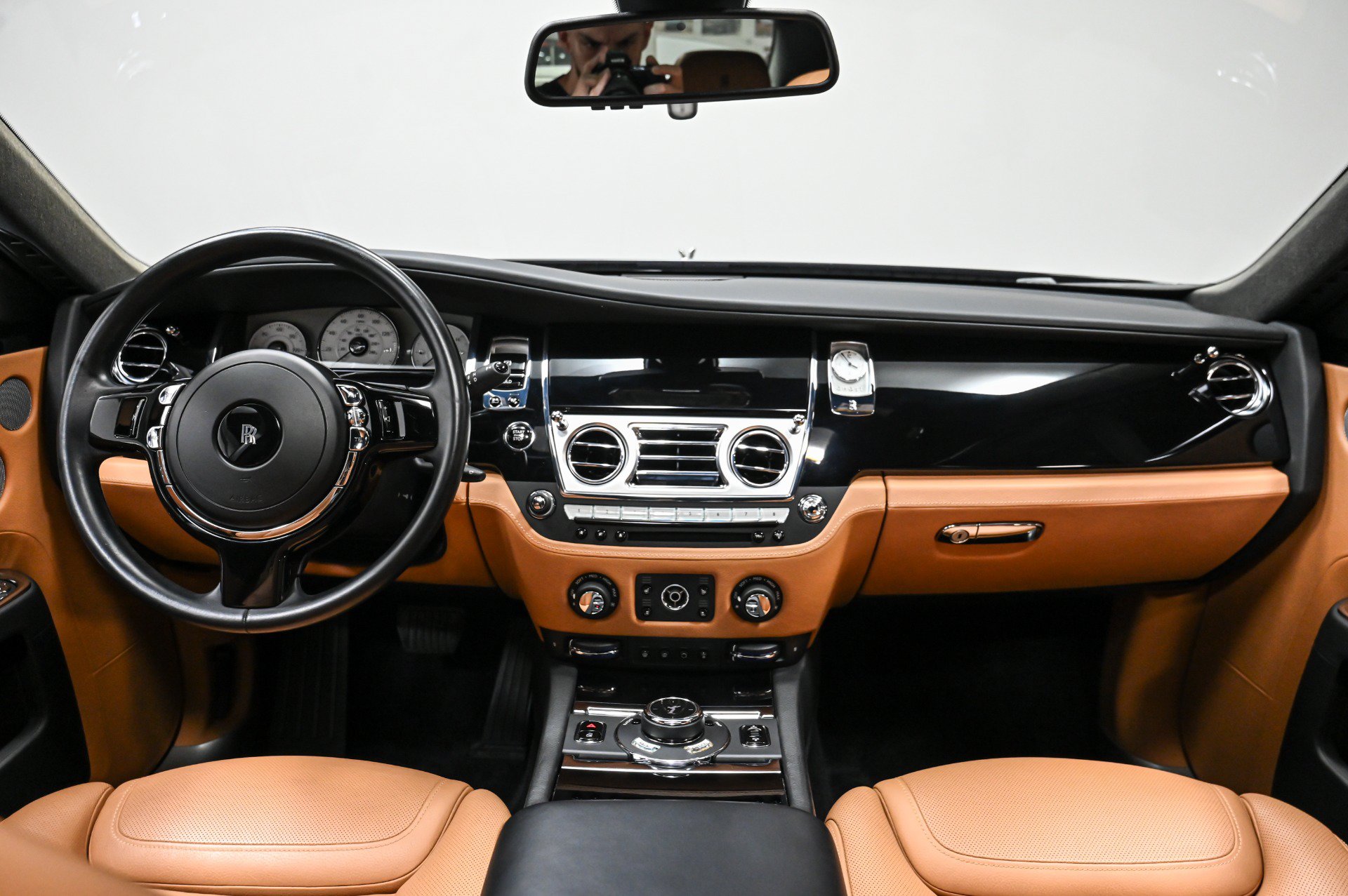 Used 2015 Rolls-Royce Ghost RWD image 9