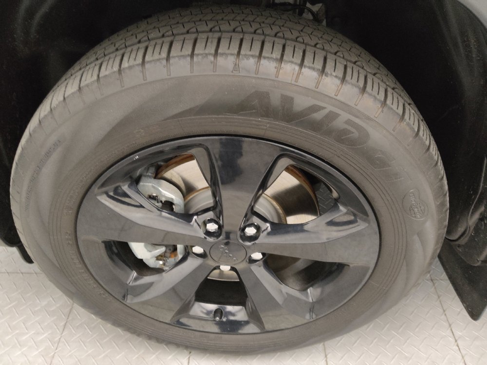 Used 2021 Jeep Cherokee Latitude Plus AWD/4WD image 31