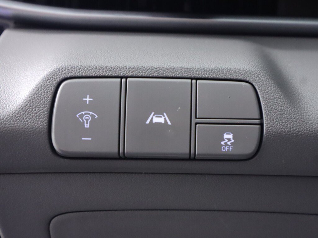 Used 2021 Hyundai Elantra SEL w/ Convenience Package FWD image 10