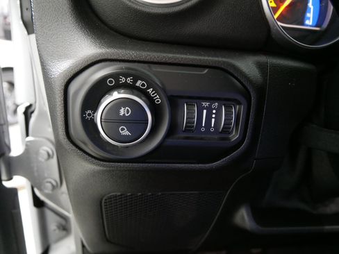 Used 2020 Jeep Gladiator Overland AWD/4WD image 26