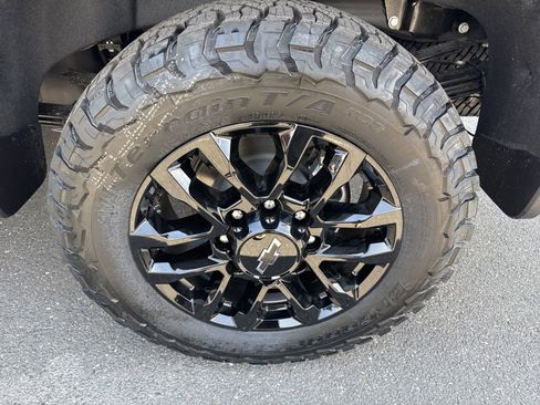 New 2026 Chevrolet Silverado 3500 LTZ w/ LTZ Plus Package AWD/4WD image 10