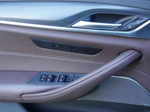 Certified 2022 BMW M550i xDrive w/ Executive Package image 15