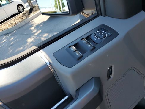 Used 2016 Ford F150 XLT w/ Equipment Group 302A Luxury AWD/4WD image 19