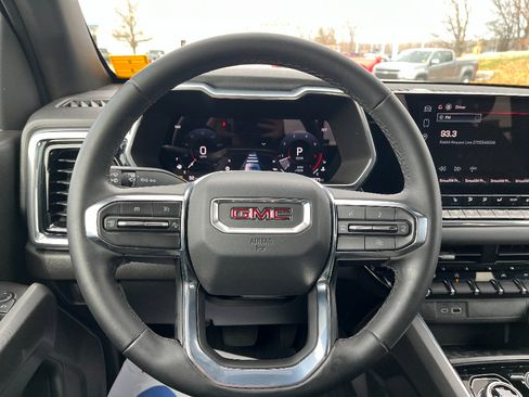 Used 2025 GMC Canyon Elevation w/ Convenience Package image 39