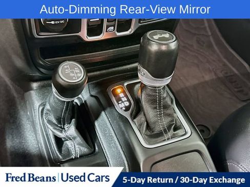 Used 2024 Jeep Wrangler Unlimited Sahara w/ Technology Group AWD/4WD image 24