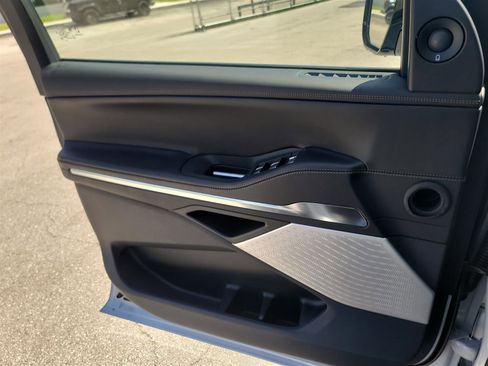 New 2025 Lincoln Navigator L Black Label image 28