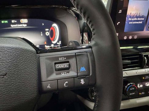Used 2026 Nissan Pathfinder SL AWD/4WD image 45