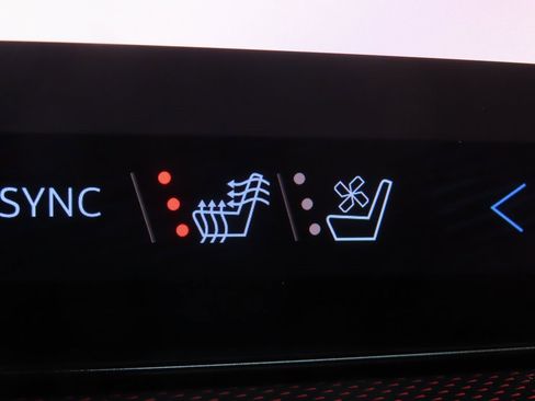 Certified 2024 Chevrolet Traverse RS image 8