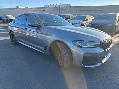 Used 2023 BMW 530e xDrive w/ Premium Package AWD/4WD image 3