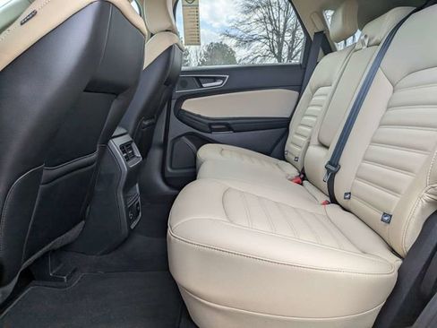Used 2021 Ford Edge SEL w/ Convenience Package image 12
