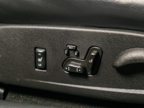 Used 2004 Chevrolet SSR w/ Preferred Equipment Group image 23