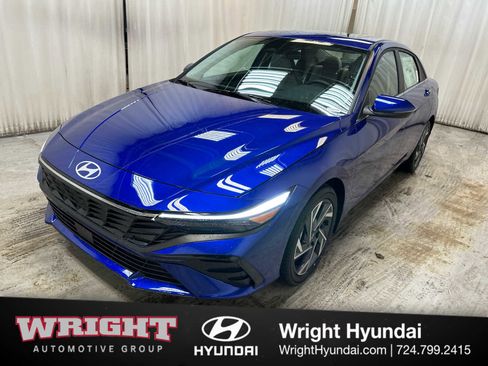 New 2026 Hyundai Elantra Limited FWD image 3