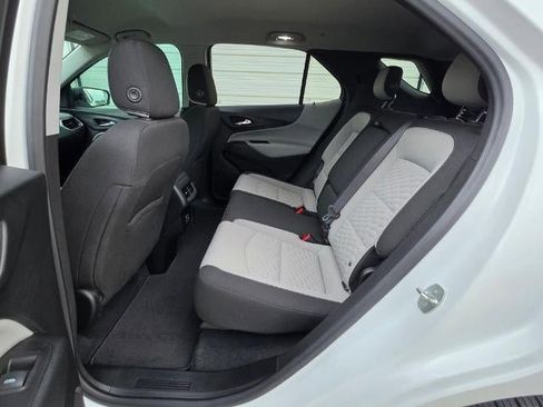 Used 2020 Chevrolet Equinox LS w/ LS Convenience Package FWD image 22