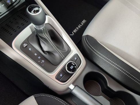 New 2026 Hyundai Venue SEL image 22