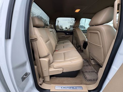 Used 2014 GMC Sierra 2500 Denali w/ Suspension Package, Off-Road image 20