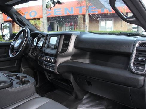 Used 2022 RAM 5500 Tradesman w/ Chrome Appearance Group AWD/4WD image 31