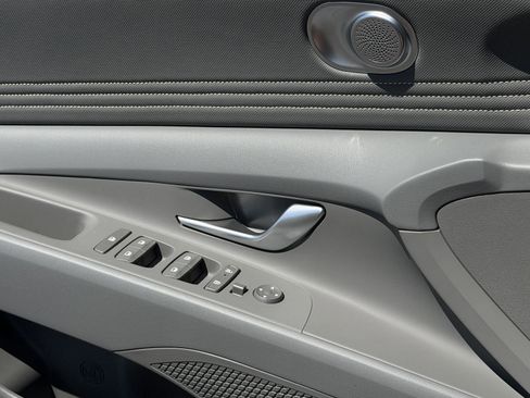 New 2026 Hyundai Elantra SEL Sport FWD image 19